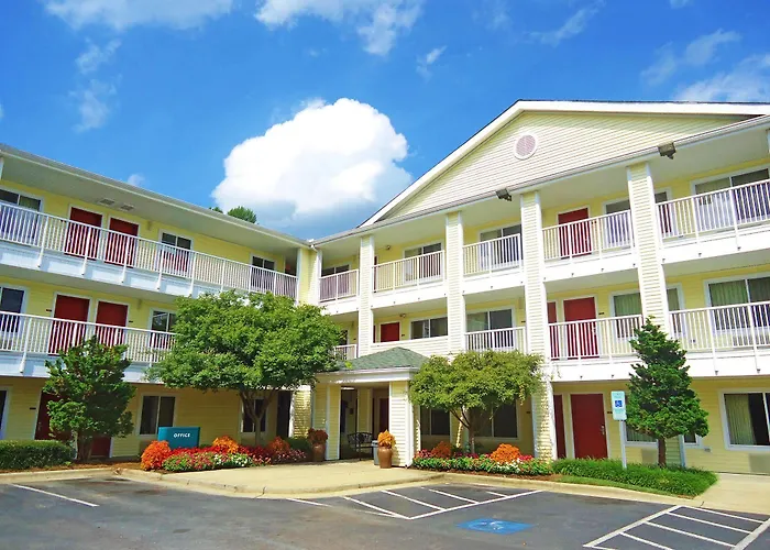 Hometowne Studios By Red Roof Winston-Salem - University Pkwy