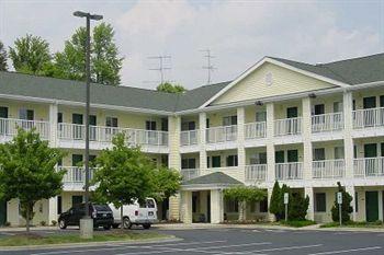 Hometowne By Red Roof - Pkwy 2*