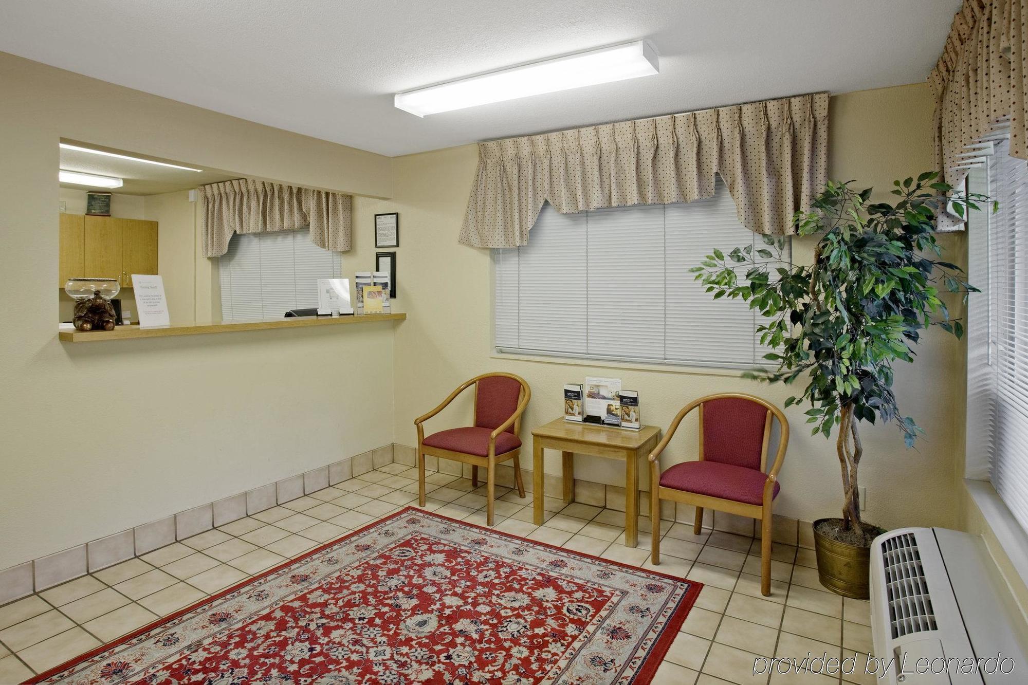 Motel Hometowne By Red Roof - Pkwy Winston-Salem